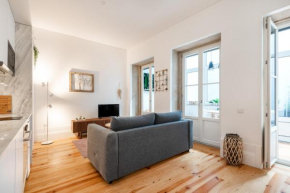 Elegant studio & private garden in historical centre